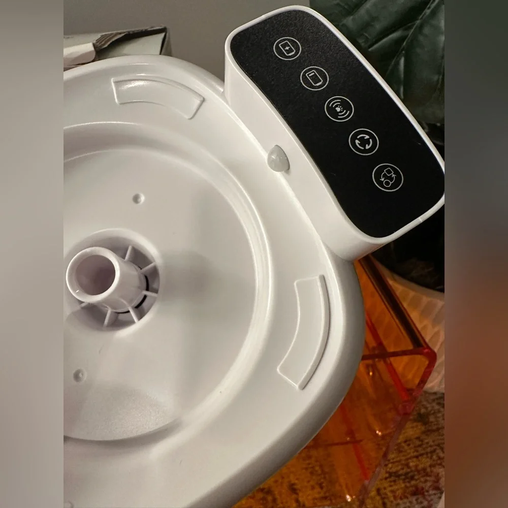 Wireless Motion Sensor Cat Water Fountain – White – NEW IN BOX!